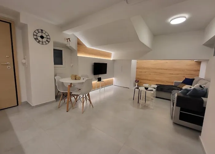 Athens Cosy Semi-Basement