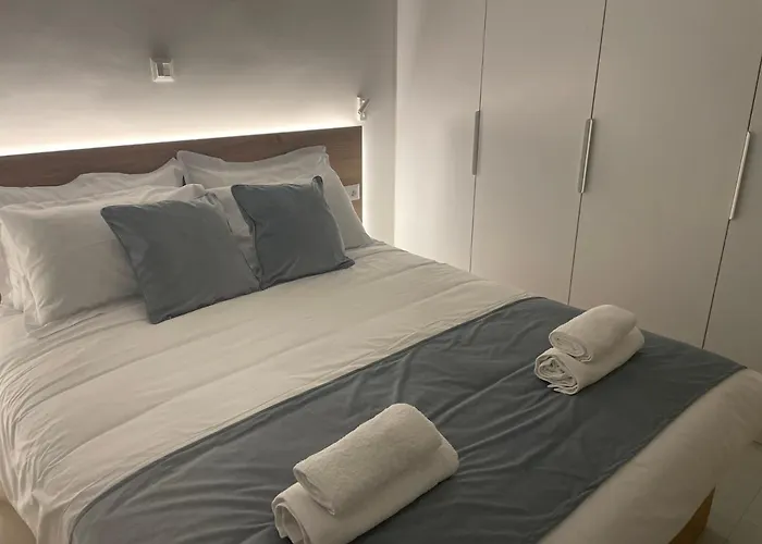 Athens Cosy Semi-Basement